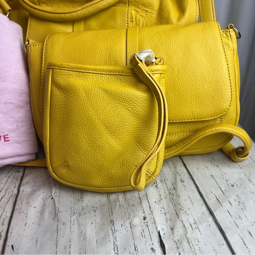 Isaac Mizrahi Live Yellow Pebbled Leather Drawstring Bucket Handbag  Purse Set - Picture 15 of 16